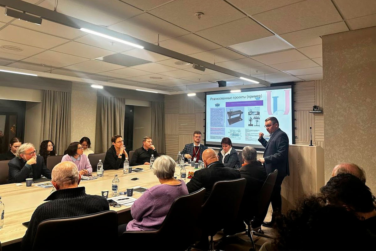 Круглый стол «Theatrum Machinarum: Цифровые коммеморативные практики» Круглый стол «Theatrum Machinarum: Цифровые коммеморативные практики»