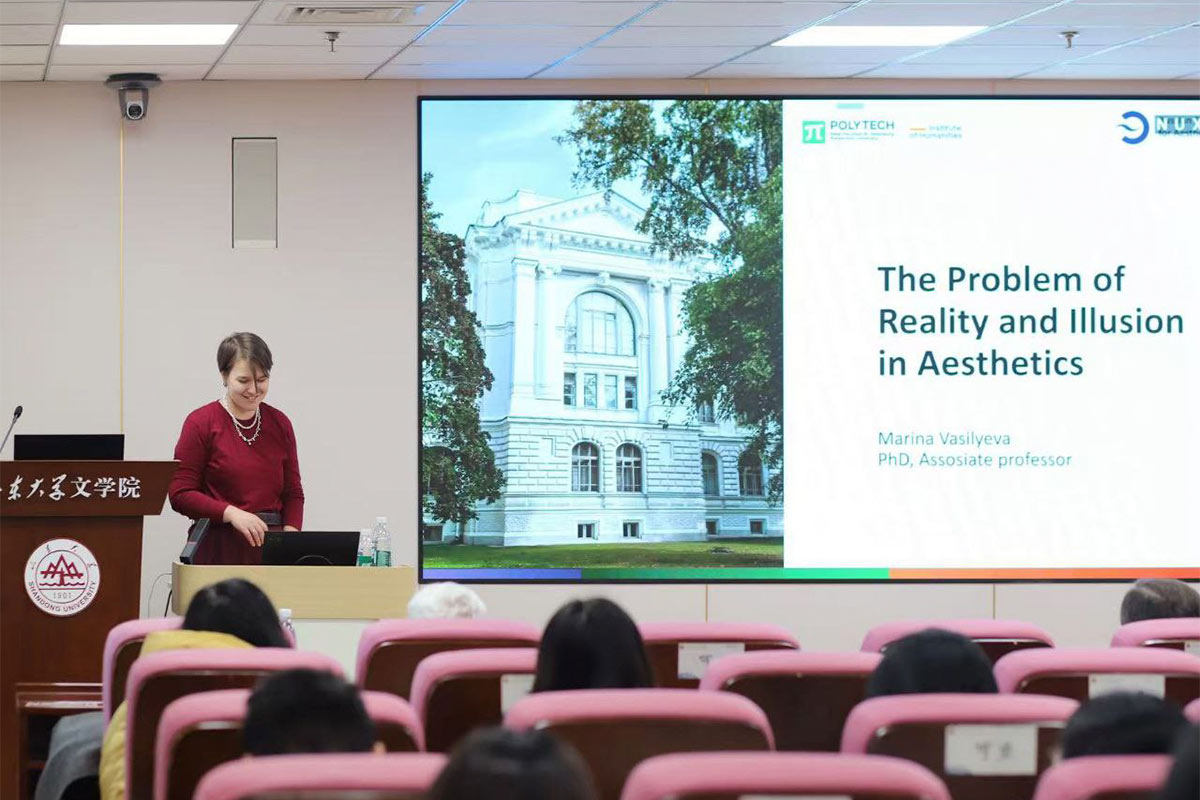 В ноябре доцент Высшей школы общественных наук Гуманитарного института съездила в большую командировку в Китай.